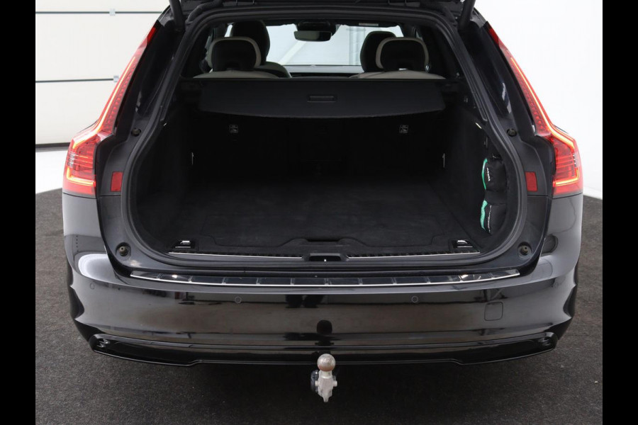 Volvo V90 2.0 T8 AWD R-Design | Panoramadak | Head-Up | Trekhaak | Stoel & stuurverwarming | Leder | 360 camera | Luchtvering | Harman/Kardon | Adaptive cruise | Achterbankverwarming