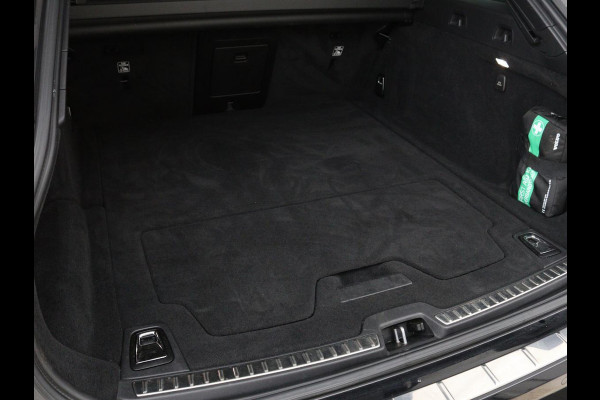Volvo V90 2.0 T8 AWD R-Design | Panoramadak | Head-Up | Trekhaak | Stoel & stuurverwarming | Leder | 360 camera | Luchtvering | Harman/Kardon | Adaptive cruise | Achterbankverwarming