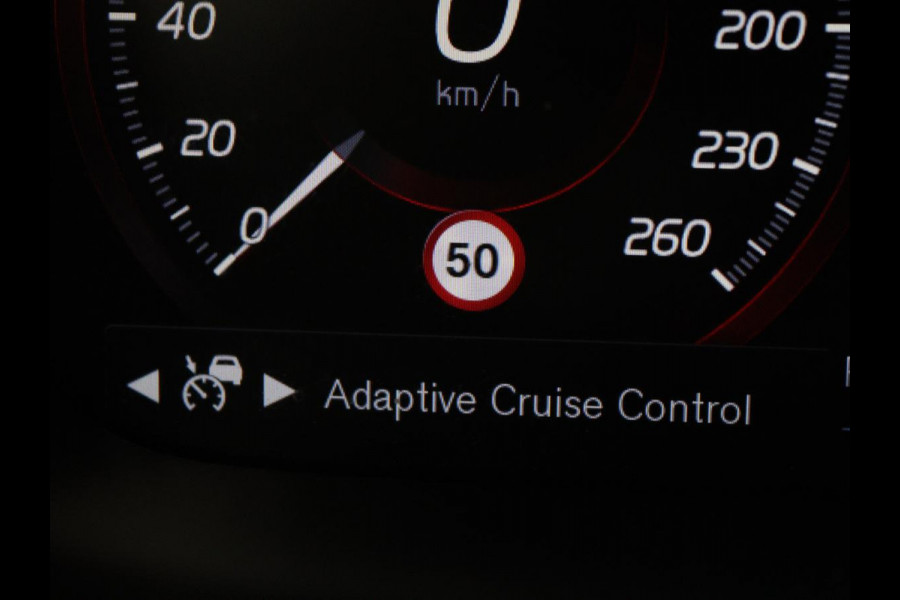 Volvo V90 2.0 T8 AWD R-Design | Panoramadak | Head-Up | Trekhaak | Stoel & stuurverwarming | Leder | 360 camera | Luchtvering | Harman/Kardon | Adaptive cruise | Achterbankverwarming