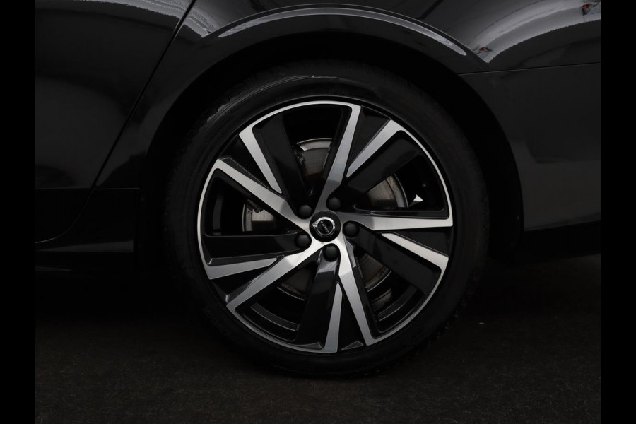 Volvo V90 2.0 T8 AWD R-Design | Panoramadak | Head-Up | Trekhaak | Stoel & stuurverwarming | Leder | 360 camera | Luchtvering | Harman/Kardon | Adaptive cruise | Achterbankverwarming