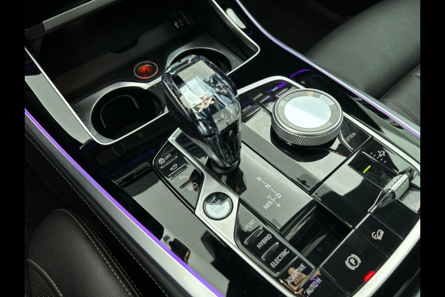 BMW X5 XDrive45e High Executive M-sport (Panorama, Comfort Stoelen, Adaptieve Cruise, Massage Stoelen, Carplay, Etc)
