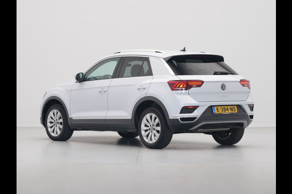 Volkswagen T-Roc 1.5 TSI 150pk DSG Sport Navigatie Camera Acc Executive Getint glas 205