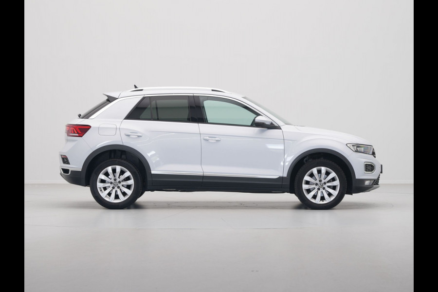 Volkswagen T-Roc 1.5 TSI 150pk DSG Sport Navigatie Camera Acc Executive Getint glas 205