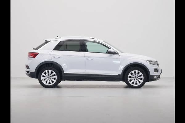 Volkswagen T-Roc 1.5 TSI 150pk DSG Sport Navigatie Camera Acc Executive Getint glas 205