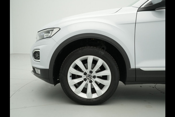 Volkswagen T-Roc 1.5 TSI 150pk DSG Sport Navigatie Camera Acc Executive Getint glas 205