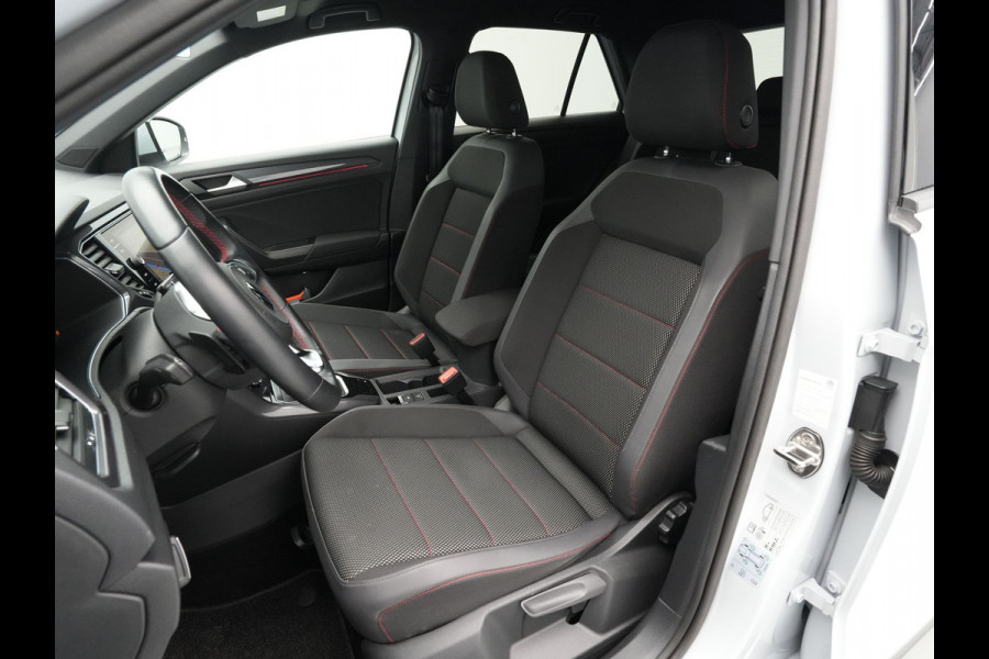 Volkswagen T-Roc 1.5 TSI 150pk DSG Sport Navigatie Camera Acc Executive Getint glas 205