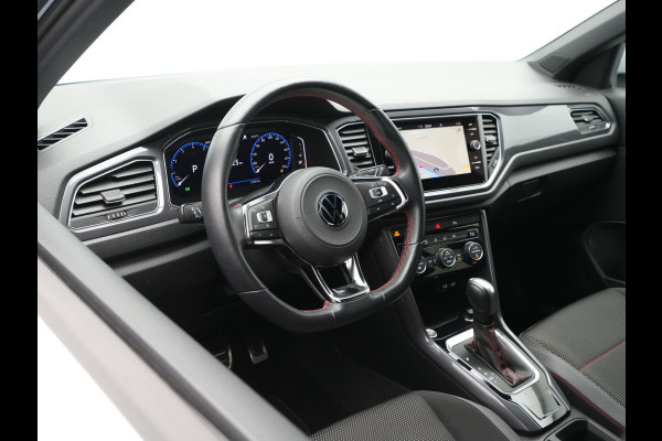 Volkswagen T-Roc 1.5 TSI 150pk DSG Sport Navigatie Camera Acc Executive Getint glas 205