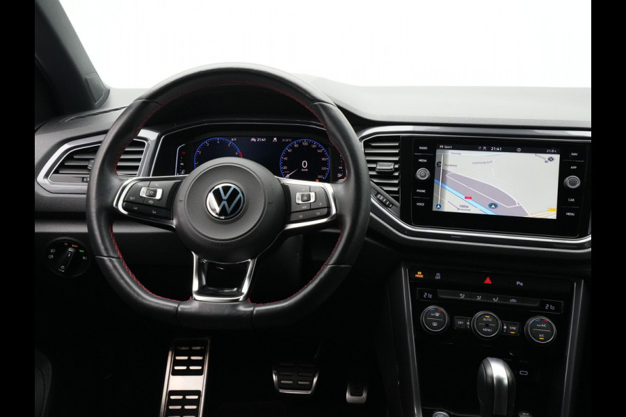 Volkswagen T-Roc 1.5 TSI 150pk DSG Sport Navigatie Camera Acc Executive Getint glas 205
