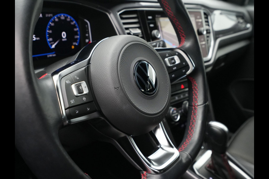 Volkswagen T-Roc 1.5 TSI 150pk DSG Sport Navigatie Camera Acc Executive Getint glas 205