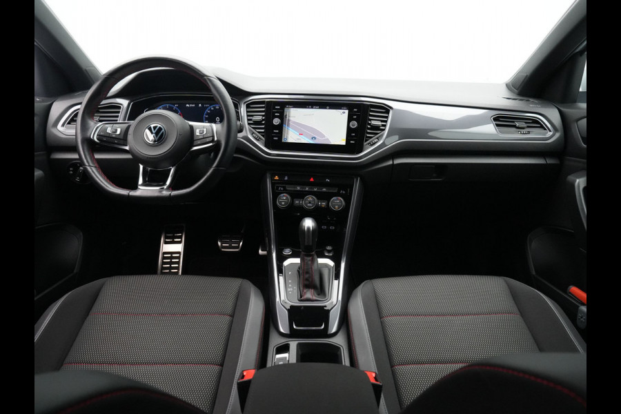 Volkswagen T-Roc 1.5 TSI 150pk DSG Sport Navigatie Camera Acc Executive Getint glas 205