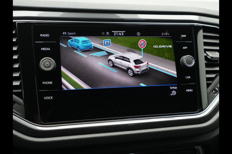 Volkswagen T-Roc 1.5 TSI 150pk DSG Sport Navigatie Camera Acc Executive Getint glas 205