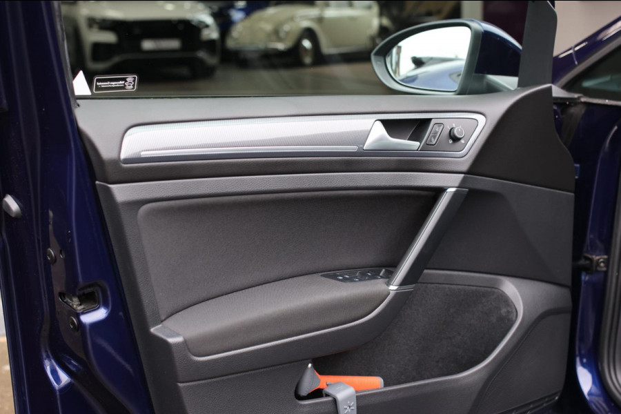 Volkswagen GOLF Variant 1.5 TSI 3X R-Line *Camera*Virtual*Keyless*DSG*Matrix Led*