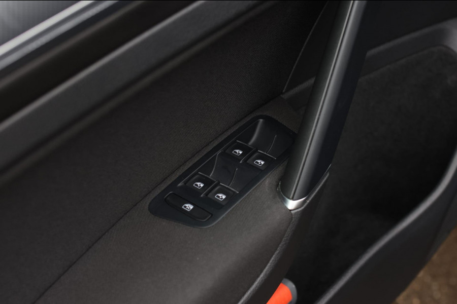 Volkswagen GOLF Variant 1.5 TSI 3X R-Line *Camera*Virtual*Keyless*DSG*Matrix Led*