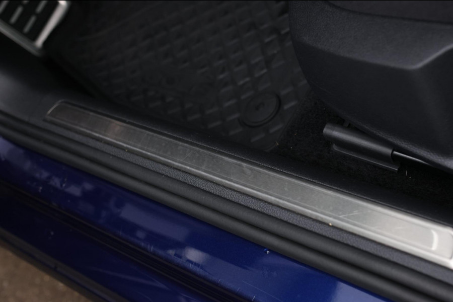 Volkswagen GOLF Variant 1.5 TSI 3X R-Line *Camera*Virtual*Keyless*DSG*Matrix Led*