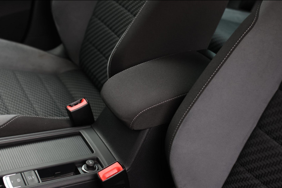 Volkswagen GOLF Variant 1.5 TSI 3X R-Line *Camera*Virtual*Keyless*DSG*Matrix Led*