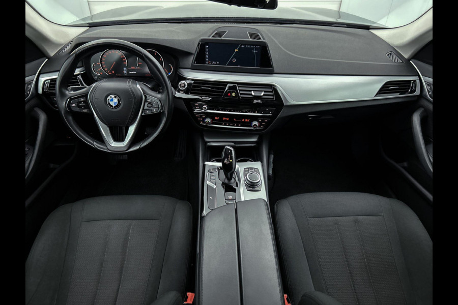 BMW 5 Serie 520d Executive(NL-auto, Navi, Goed OnderH, Cruise Con, Parkeersensoren, Etc)