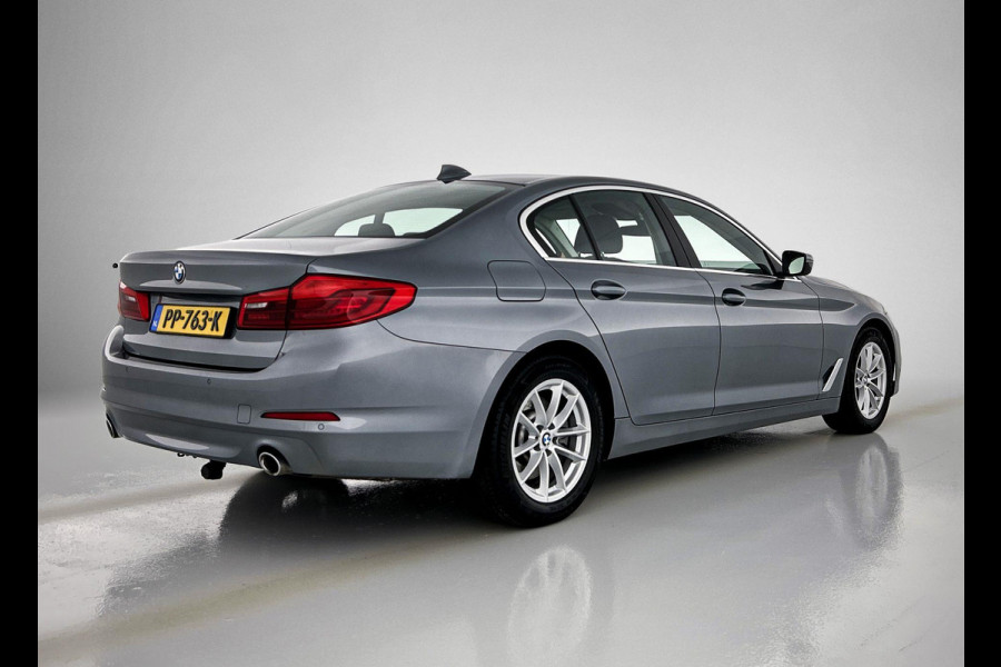 BMW 5 Serie 520d Executive(NL-auto, Navi, Goed OnderH, Cruise Con, Parkeersensoren, Etc)