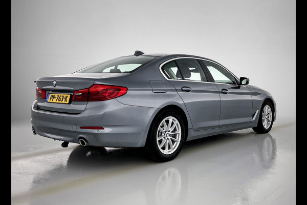 BMW 5 Serie 520d Executive(NL-auto, Navi, Goed OnderH, Cruise Con, Parkeersensoren, Etc)