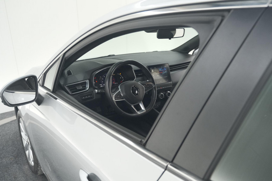 Renault Clio TCe 100 Intens | Parkeersensoren | Apple Carplay | Climate Control
