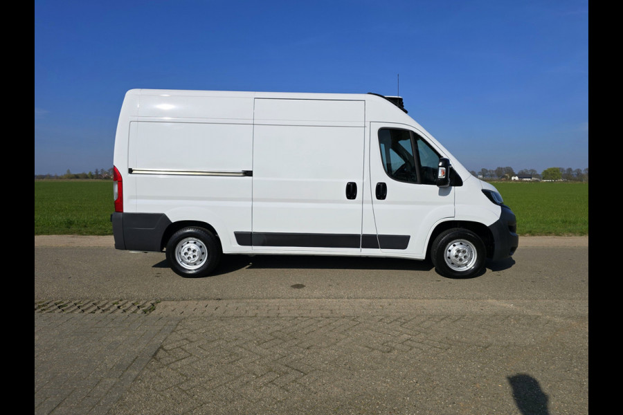 Peugeot Boxer 330 2.0 BlueHDI L2 H2 Pro - 110 Pk - Euro 6 - Koel / Vries - Airco - Cruise Control