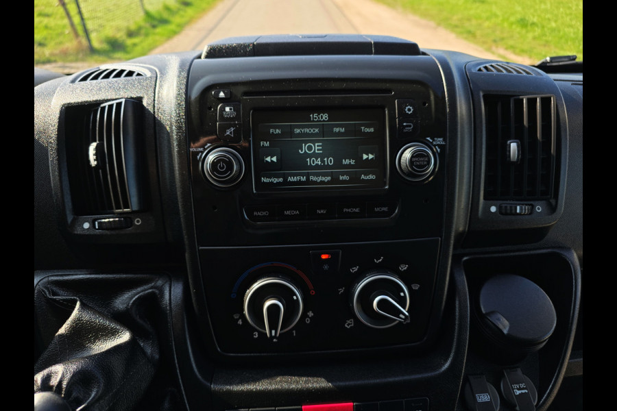 Peugeot Boxer 330 2.0 BlueHDI L2 H2 Pro - 110 Pk - Euro 6 - Koel / Vries - Airco - Cruise Control