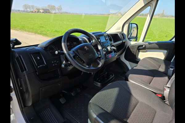 Peugeot Boxer 330 2.0 BlueHDI L2 H2 Pro - 110 Pk - Euro 6 - Koel / Vries - Airco - Cruise Control
