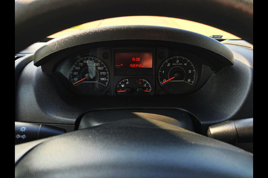 Peugeot Boxer 330 2.0 BlueHDI L2 H2 Pro - 110 Pk - Euro 6 - Koel / Vries - Airco - Cruise Control
