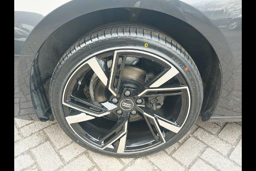 Audi A4 Avant 35 TFSI Advanced Edition Automaat,navi/camera,stoelverwarming,parkeersensoren, Extra set winterwielen