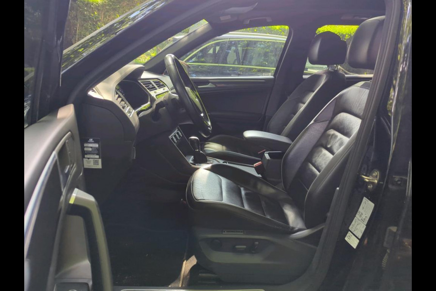 Volkswagen Tiguan Allspace 2.0 TDI Highline Business R PANORAMADAK/TREKHAAK/LEER PAKKET