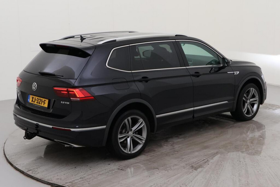 Volkswagen Tiguan Allspace 2.0 TDI Highline Business R PANORAMADAK/TREKHAAK/LEER PAKKET