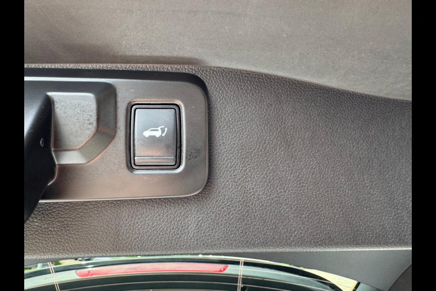 Renault Austral 1.2 E-Tech full hybrid 200 iconic esprit Alpine Trekhaak / Pano / Harman Kardon Sound / Matrix LED / Elektr voorst