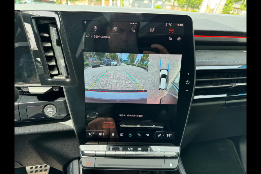 Renault Austral 1.2 E-Tech full hybrid 200 iconic esprit Alpine Trekhaak / Pano / Harman Kardon Sound / Matrix LED / Elektr voorst