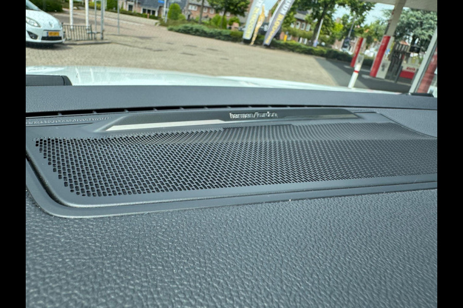 Renault Austral 1.2 E-Tech full hybrid 200 iconic esprit Alpine Trekhaak / Pano / Harman Kardon Sound / Matrix LED / Elektr voorst