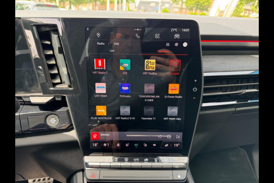 Renault Austral 1.2 E-Tech full hybrid 200 iconic esprit Alpine Trekhaak / Pano / Harman Kardon Sound / Matrix LED / Elektr voorst