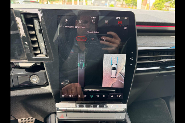 Renault Austral 1.2 E-Tech full hybrid 200 iconic esprit Alpine Trekhaak / Pano / Harman Kardon Sound / Matrix LED / Elektr voorst