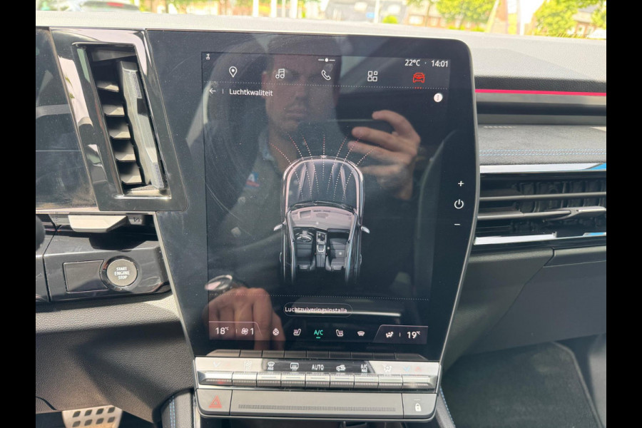 Renault Austral 1.2 E-Tech full hybrid 200 iconic esprit Alpine Trekhaak / Pano / Harman Kardon Sound / Matrix LED / Elektr voorst