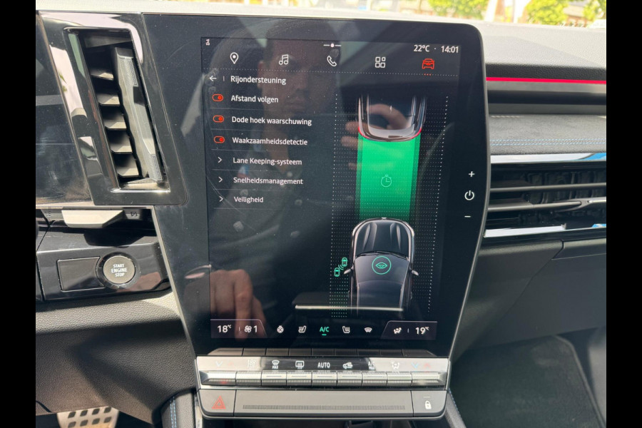 Renault Austral 1.2 E-Tech full hybrid 200 iconic esprit Alpine Trekhaak / Pano / Harman Kardon Sound / Matrix LED / Elektr voorst