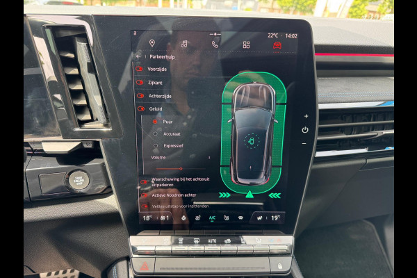 Renault Austral 1.2 E-Tech full hybrid 200 iconic esprit Alpine Trekhaak / Pano / Harman Kardon Sound / Matrix LED / Elektr voorst