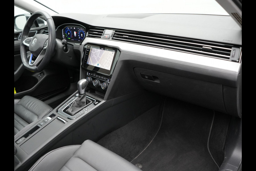 Volkswagen Passat Variant GTE Business Plug In Hybrid 218pk PHEV | Panodak | Adaptive Cruise | Lederen Sportstoelen Massage | Camera | Virtual | IQ Drive | Apple Carplay |