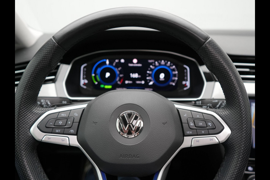 Volkswagen Passat Variant GTE Business Plug In Hybrid 218pk PHEV | Panodak | Adaptive Cruise | Lederen Sportstoelen Massage | Camera | Virtual | IQ Drive | Apple Carplay |