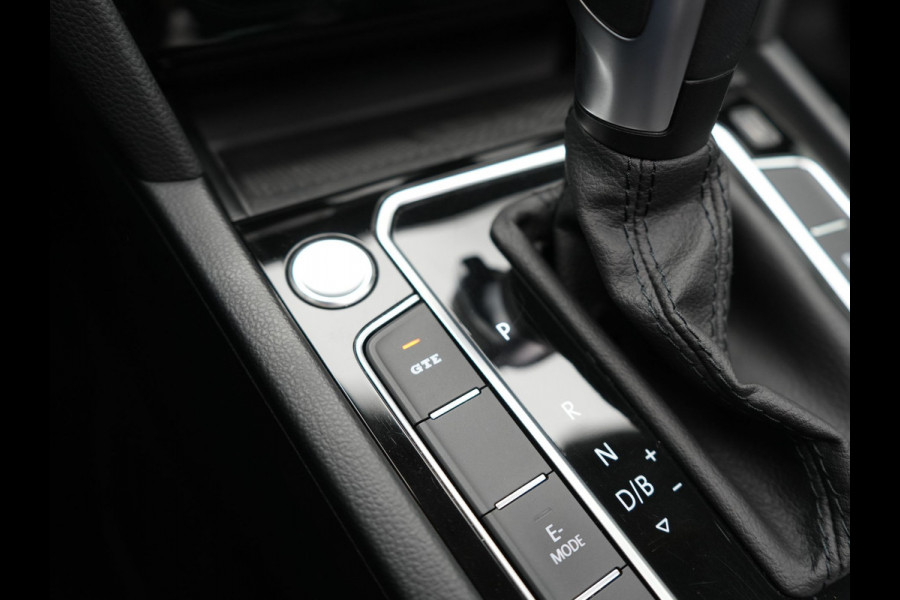 Volkswagen Passat Variant GTE Business Plug In Hybrid 218pk PHEV | Panodak | Adaptive Cruise | Lederen Sportstoelen Massage | Camera | Virtual | IQ Drive | Apple Carplay |