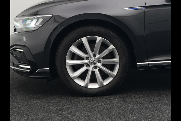 Volkswagen Passat Variant GTE Business Plug In Hybrid 218pk PHEV | Panodak | Adaptive Cruise | Lederen Sportstoelen Massage | Camera | Virtual | IQ Drive | Apple Carplay |