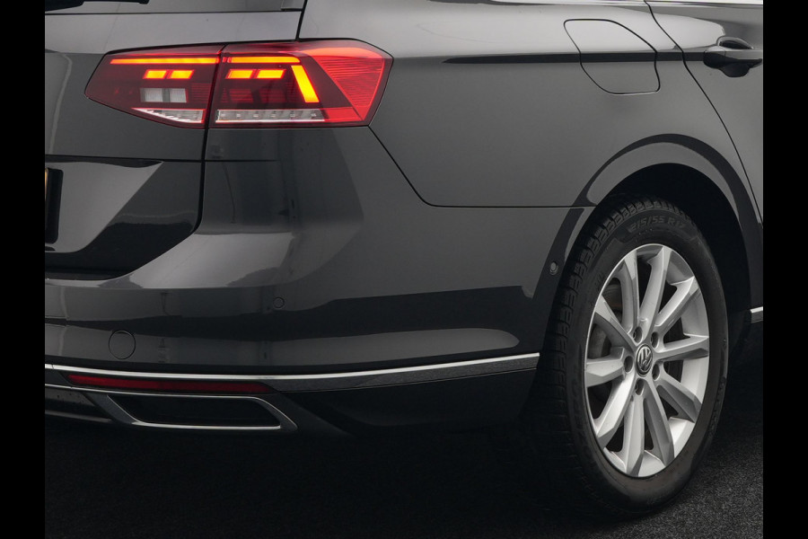 Volkswagen Passat Variant GTE Business Plug In Hybrid 218pk PHEV | Panodak | Adaptive Cruise | Lederen Sportstoelen Massage | Camera | Virtual | IQ Drive | Apple Carplay |