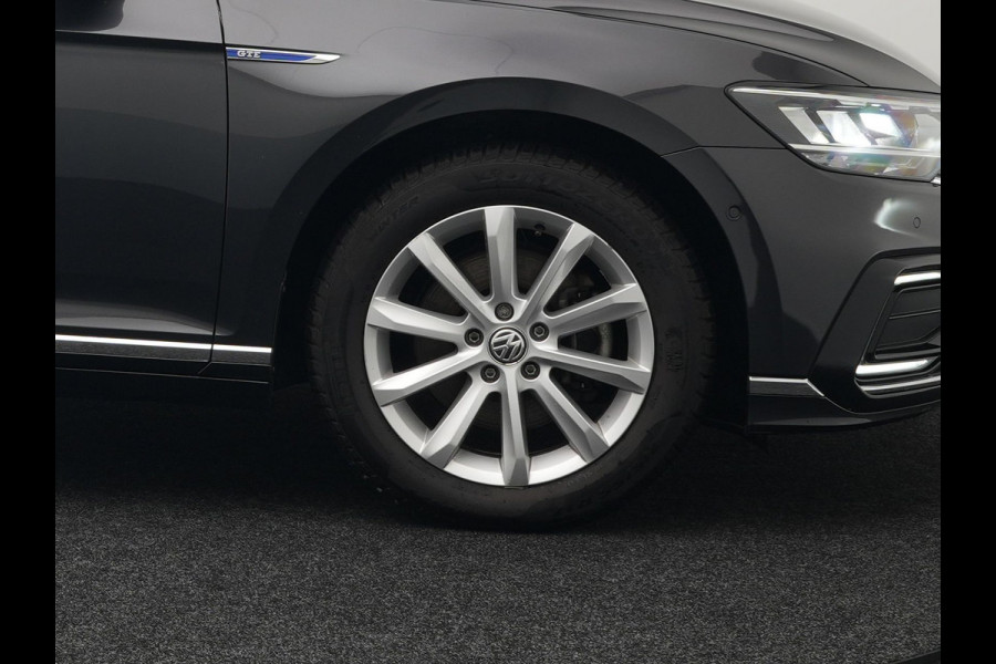 Volkswagen Passat Variant GTE Business Plug In Hybrid 218pk PHEV | Panodak | Adaptive Cruise | Lederen Sportstoelen Massage | Camera | Virtual | IQ Drive | Apple Carplay |
