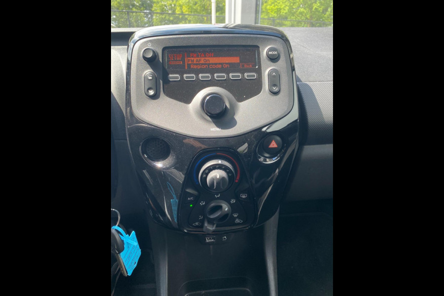 Citroën C1 1.0 VTi Feel Blueth | Xenon |KM : 27.000 Dealer Onderhouden !!!