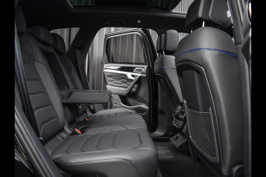 Volkswagen Touareg 3.0 TSi eHybrid 4MOTION R | HEAD-UP | DYNAUDIO | 360 CAMERA | SOFT-CLOSE | PANORAMADAK | KEYLESS ACCESS | STOELMASSAGE | TREKHAA