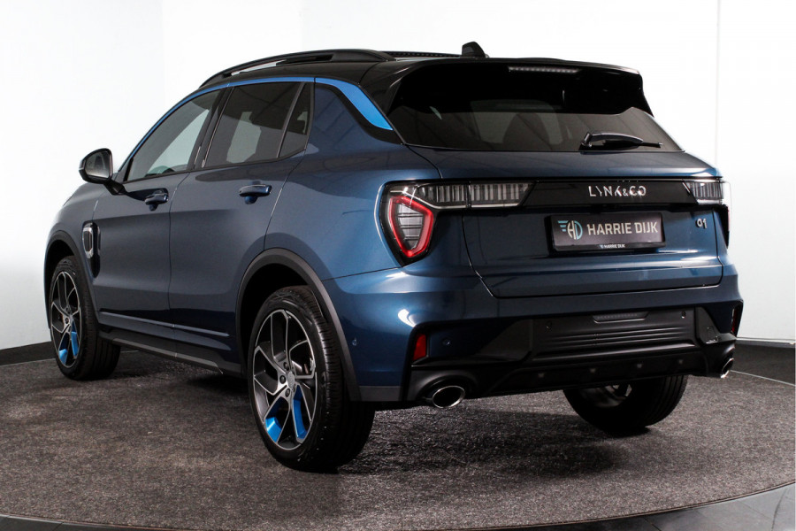 Lynk & Co 01 1.5 PHEV 261PK MY23 | 360 Camera | 7.4 kWh boordlader | Donkere hemel | S/K-panodak | Adapt. Cruise | Memory | Elek. klep | LM 20" | 2317