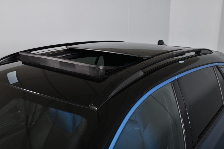 Lynk & Co 01 1.5 PHEV 261PK MY23 | 360 Camera | 7.4 kWh boordlader | Donkere hemel | S/K-panodak | Adapt. Cruise | Memory | Elek. klep | LM 20" | 2317