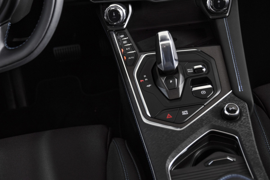 Lynk & Co 01 1.5 PHEV 261PK MY23 | 360 Camera | 7.4 kWh boordlader | Donkere hemel | S/K-panodak | Adapt. Cruise | Memory | Elek. klep | LM 20" | 2317