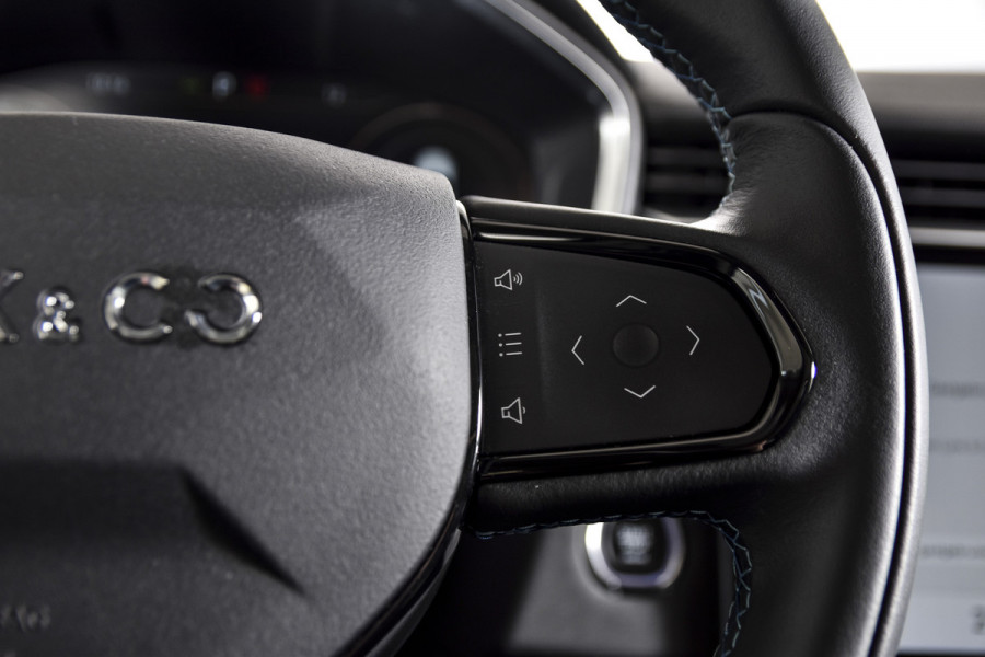 Lynk & Co 01 1.5 PHEV 261PK MY23 | 360 Camera | 7.4 kWh boordlader | Donkere hemel | S/K-panodak | Adapt. Cruise | Memory | Elek. klep | LM 20" | 2317